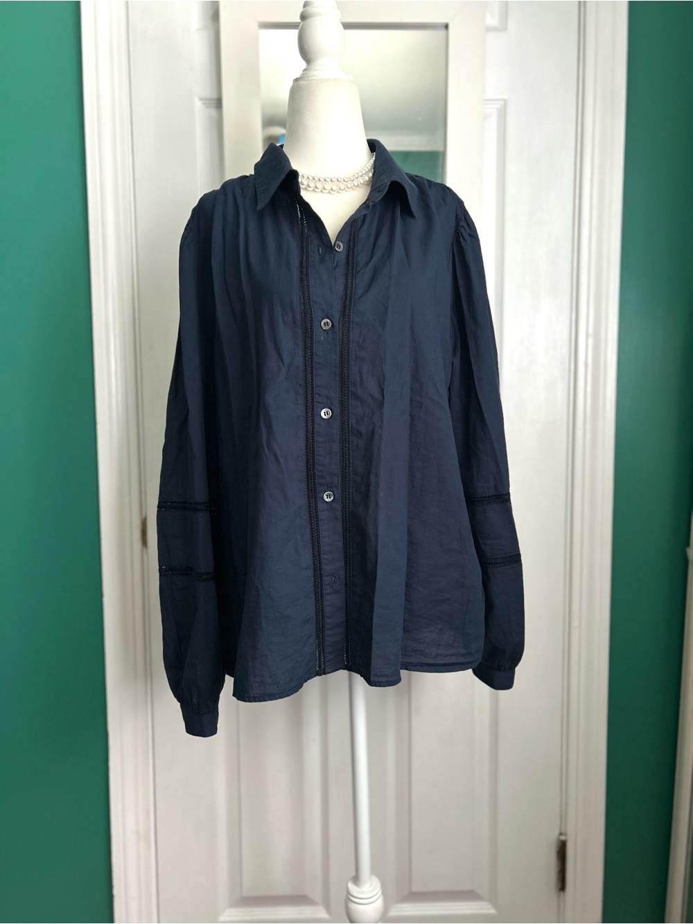 XiRENA Navy Button-Down Shirt Large